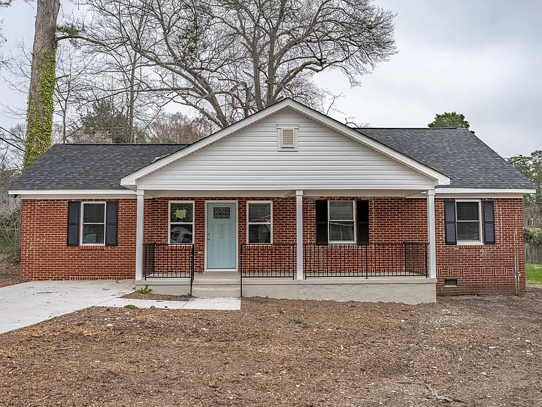 3250 Bagnal Dr — Photo 2