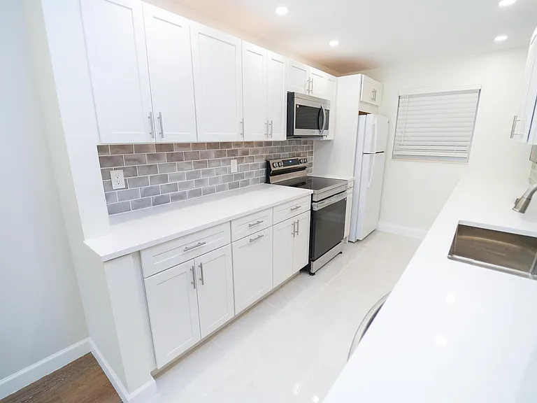 2660 SW 22nd Ave #1203 — Photo 5