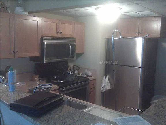 4th image of 151 E Washington St Unit 521