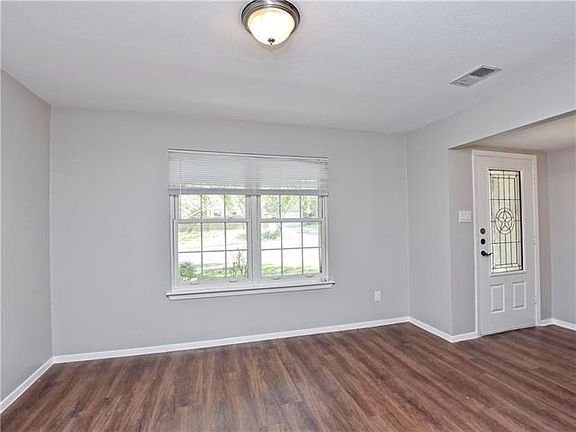 5th image of 8111 Wexford Dr