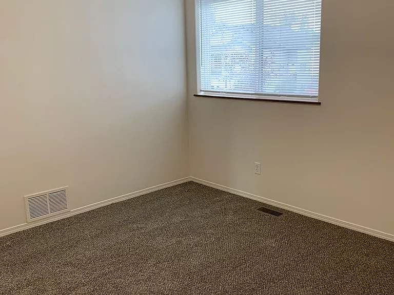8160 Williwa Ave #B — Photo 40
