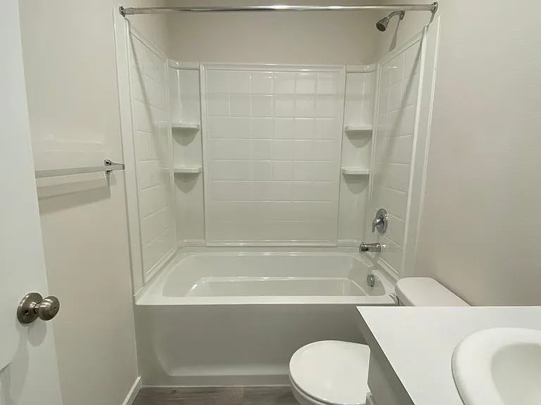 Full Hallway Bathroom