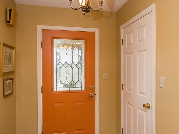 3rd image of 109 Saratoga Ct