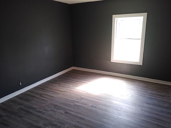 2nd image of 311 Reid St