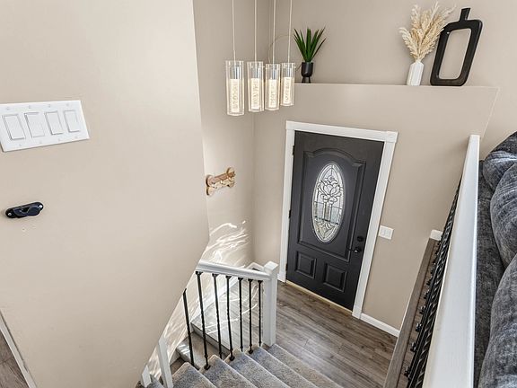 3rd image of 32 Syracuse Road