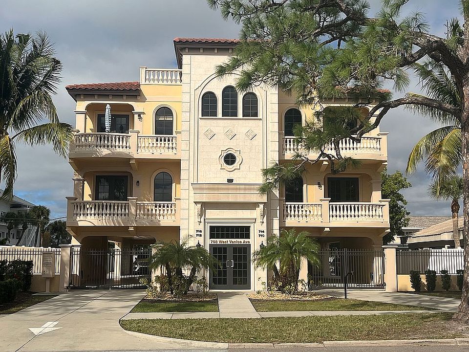 1st image of 712 W Venice Ave