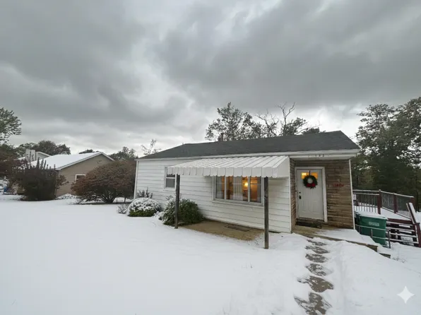 145 Delaware Dr, Butler, PA 16001