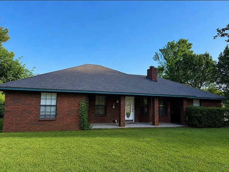 133 Sierra St — Photo 1