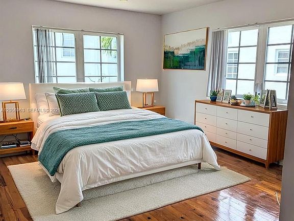 3rd image of 1920 Michigan Ave APT 4