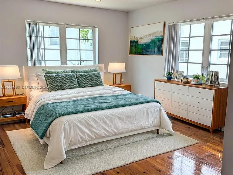 1920 Michigan Ave #4 — Photo 3