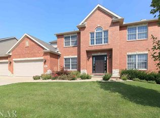 2812 Stevenson Dr, Bloomington, IL 61704