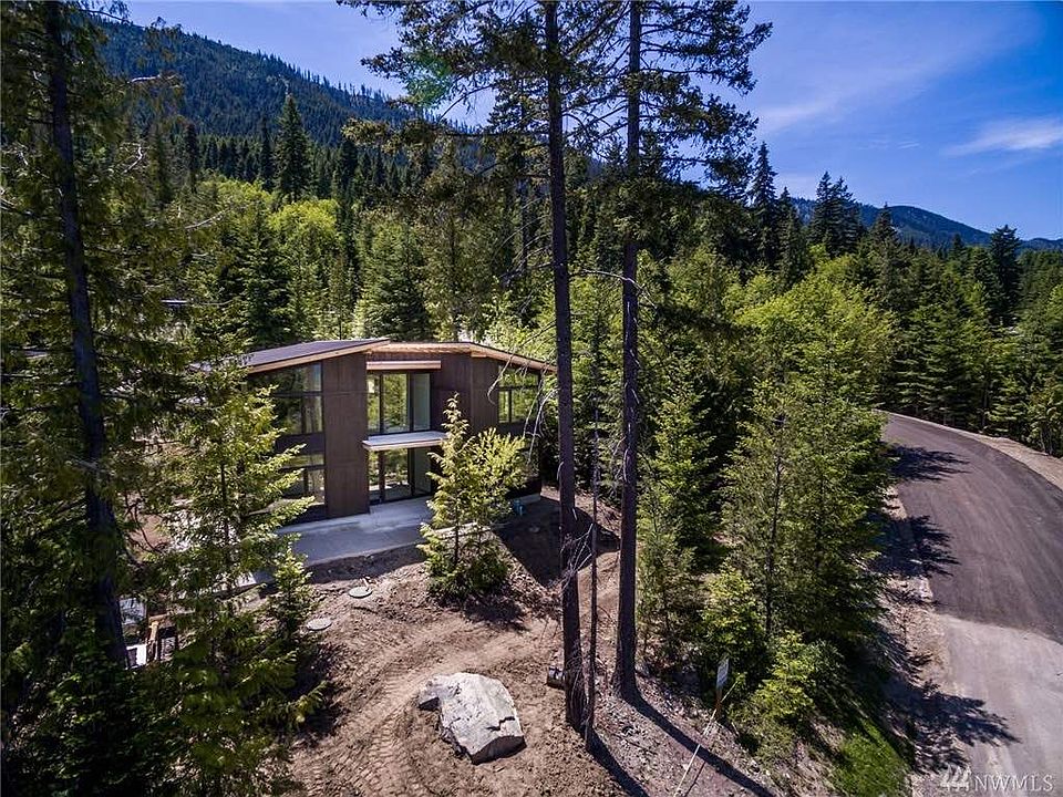 2nd image of 28 Trailside Dr