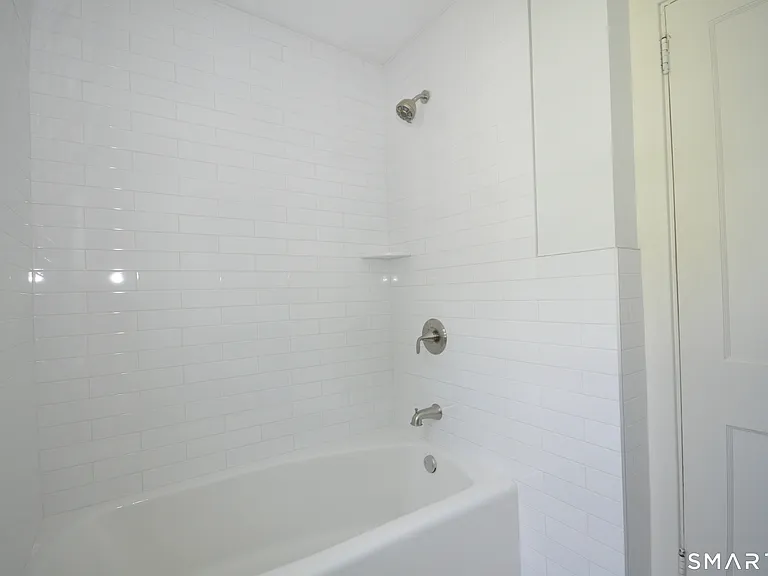 20 Mountain St — Photo 11