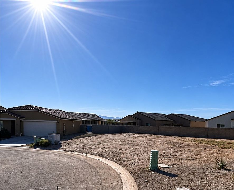 2nd image of 1842 E Spring Way