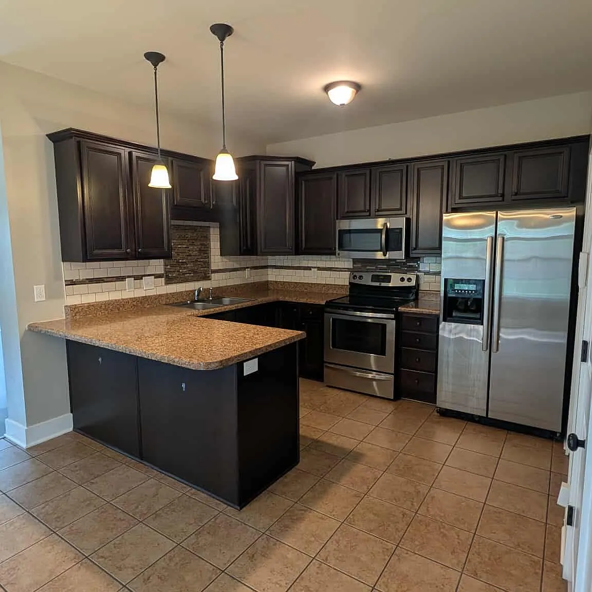 2 bed, 1740 sqft, $2,300 — Photo 2
