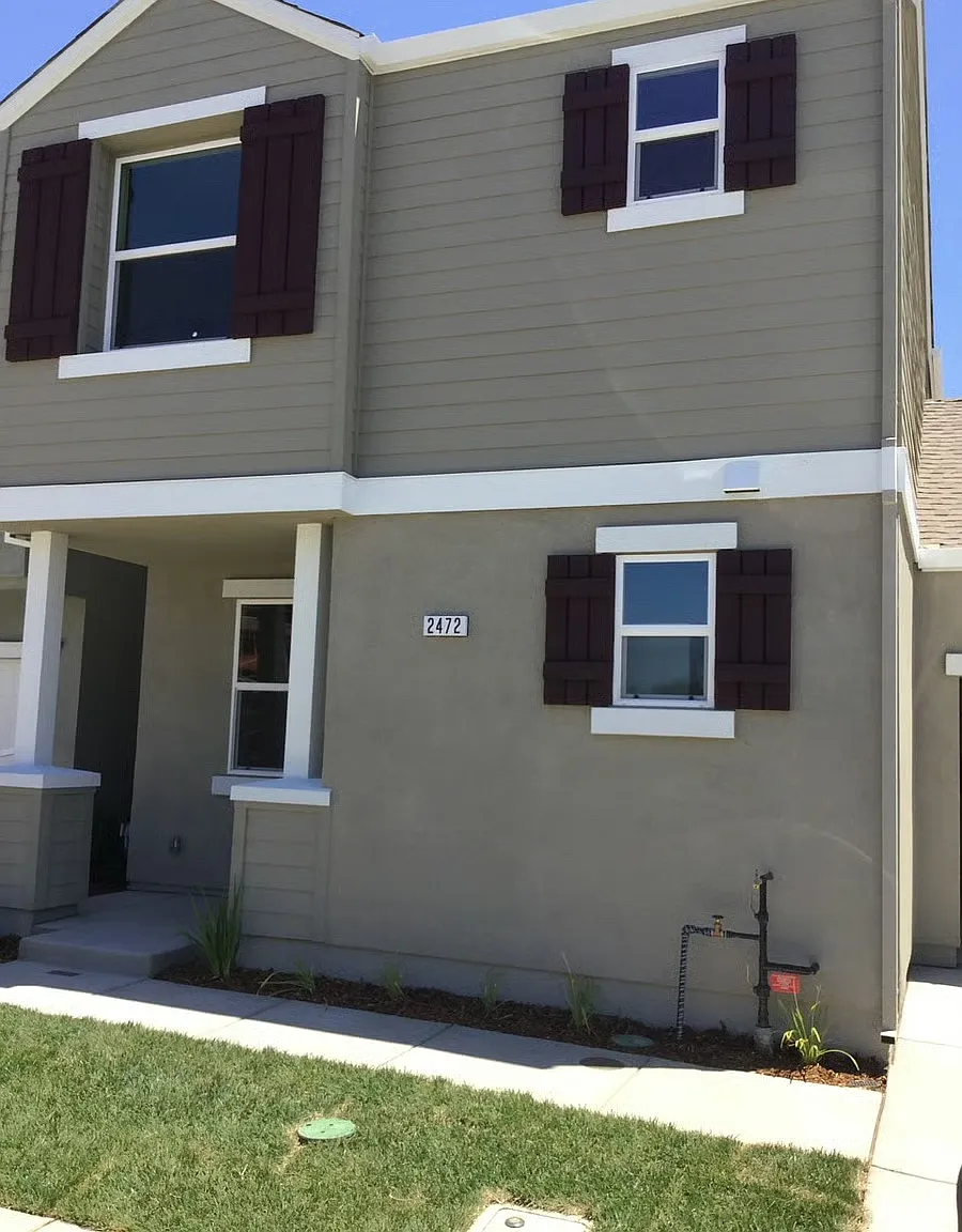 3 bed, 2.5 bath, 1318 sqft, $3,800 — Photo 2