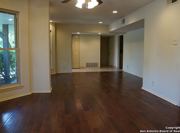 3rd image of 626 Patricia Dr