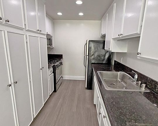 5th image of 1940 Malcolm Ave APT 205