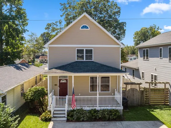 4005 7th St, North Beach, MD 20714