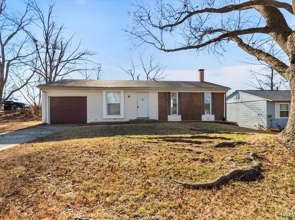 3051 Saint Daphne Dr, Saint Charles, MO 63301
