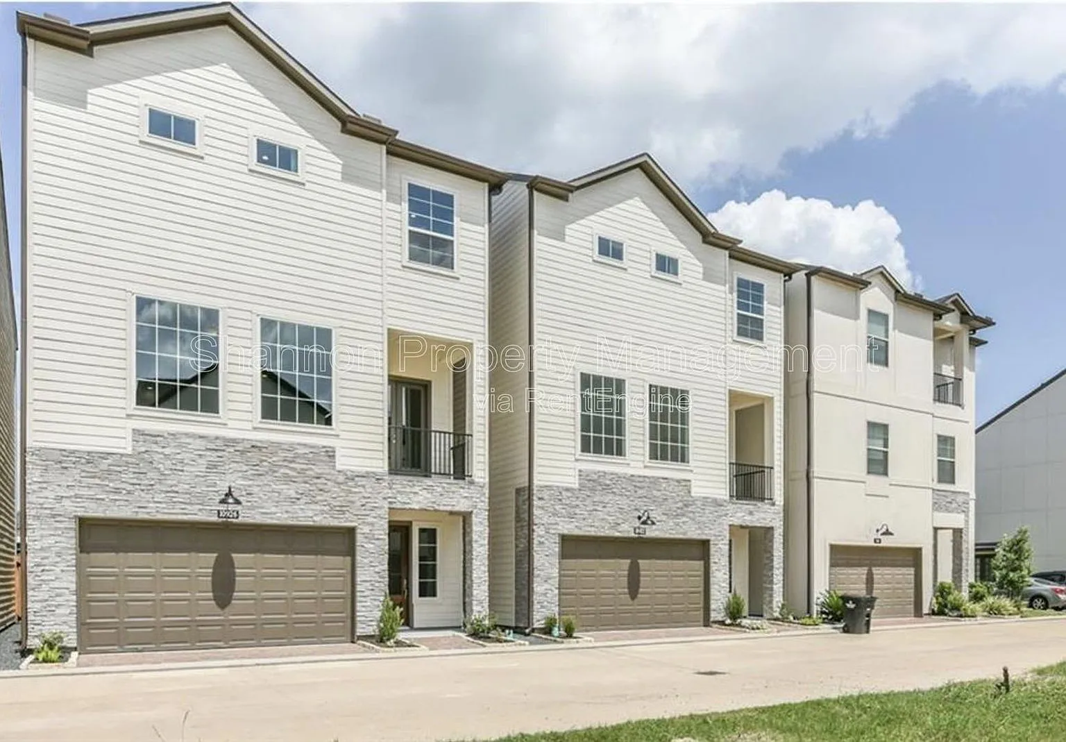 3 bed, 3.5 bath, 2627 sqft, $2,950 — Photo 1
