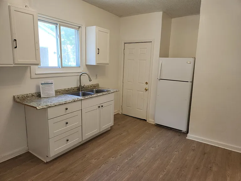 254 Lexington Ave — Photo 12