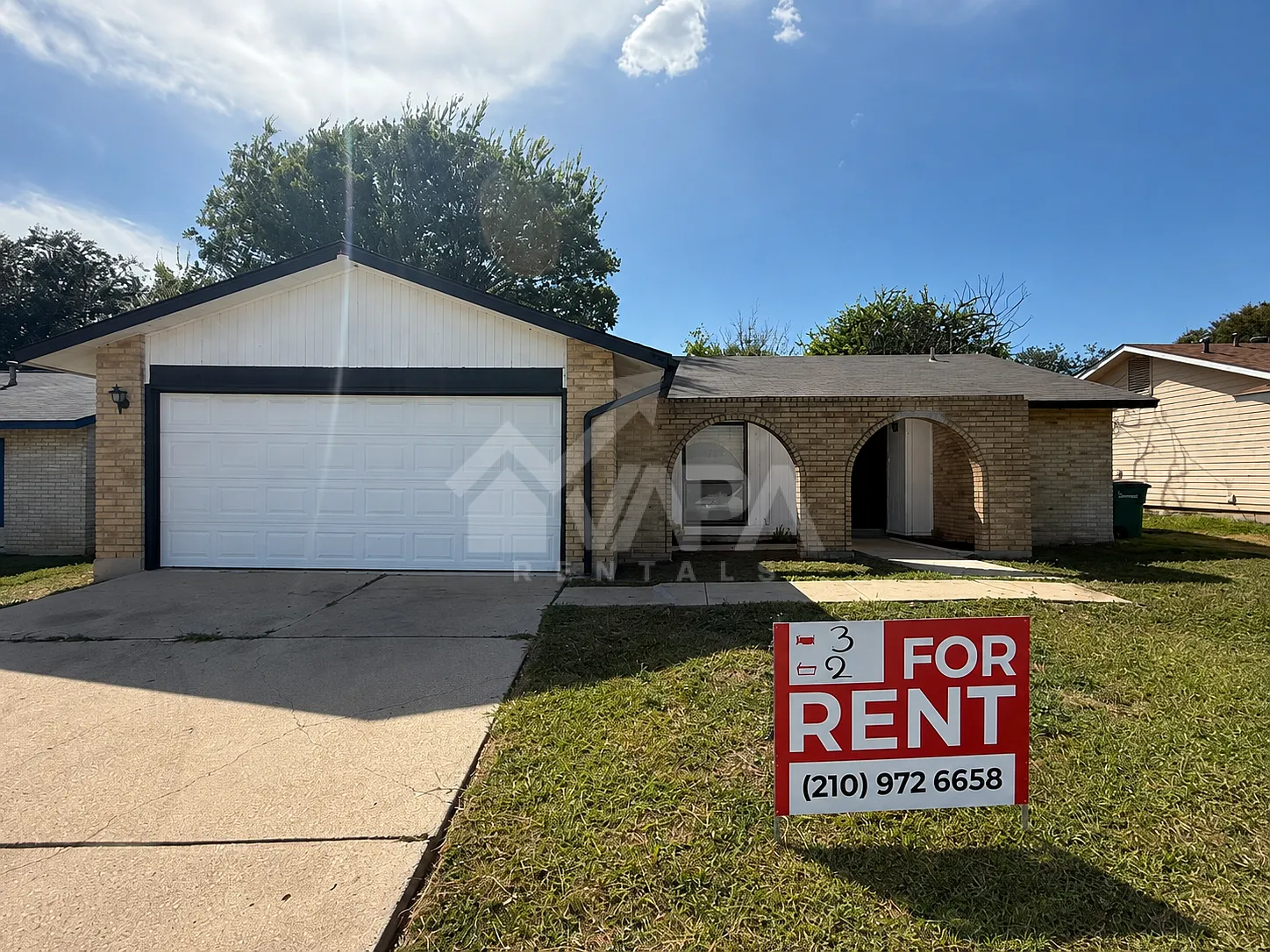 3 bed, 1350 sqft, $2,000 — Photo 1