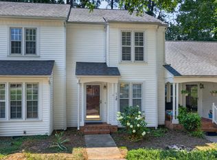 118 Greenmont Ln, Cary, NC 27511
