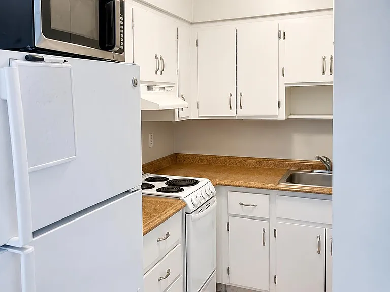 1814 E Oakland Park Blvd #41 — Photo 5