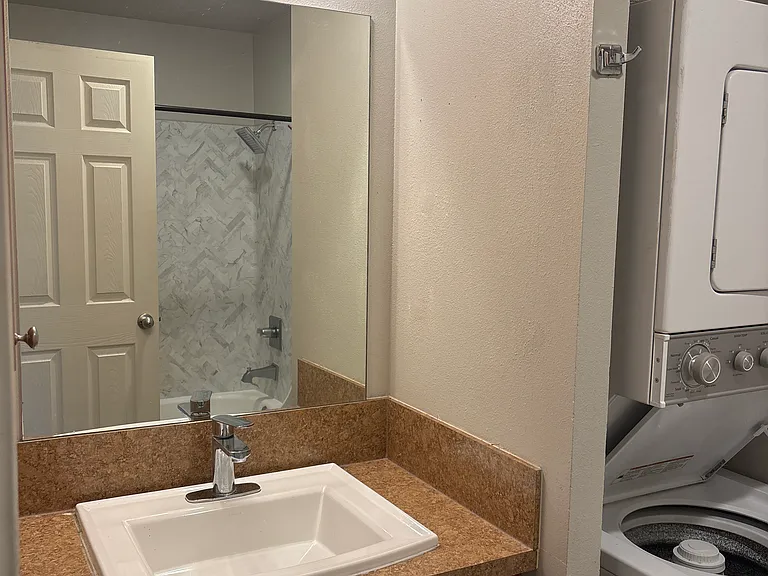 6410 8th Ave NE #301 — Photo 3