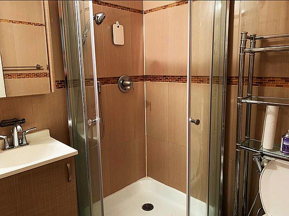 5th image of 431 Patterson Ave #1