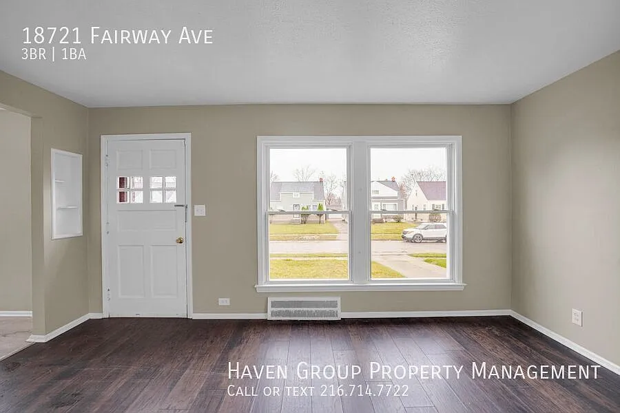 18721 Fairway Ave, Maple Heights, OH 44137- Spacious 3-bed 1-bath single-family home! — Photo 3