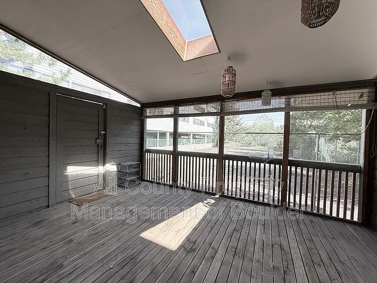 1575 Bradley Dr — Photo 10