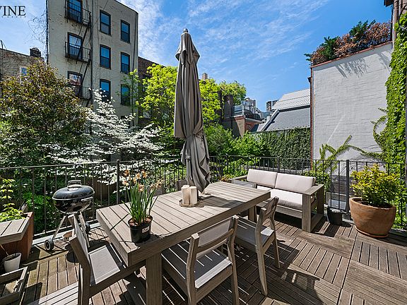 4th image of 328 W 20th St #2