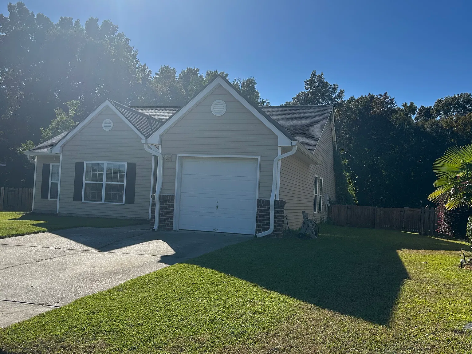 3 bed, 1584 sqft, $2,900 — Photo 2