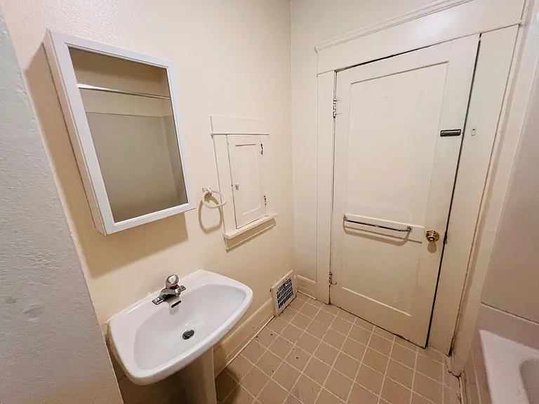 1287 Washington St — Photo 9
