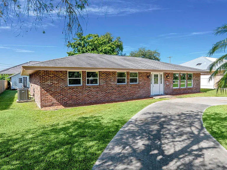 534 E Del Monte Ave — Photo 47