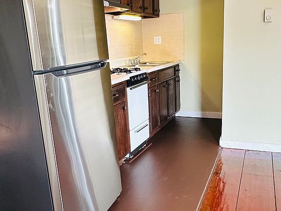 5th image of 107 S River St #2