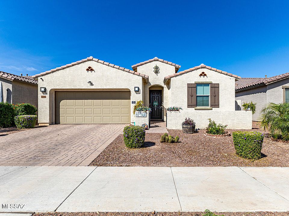 1st image of 17460 W Larkspur Dr