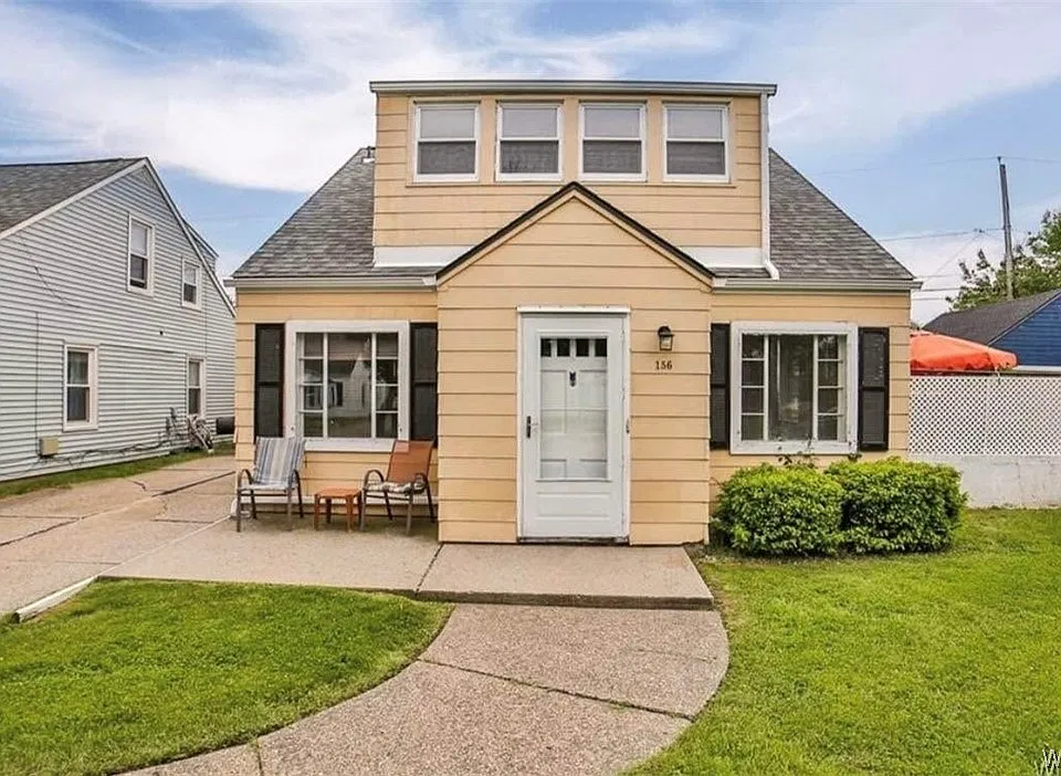 156 Hoover Ave #LOWER