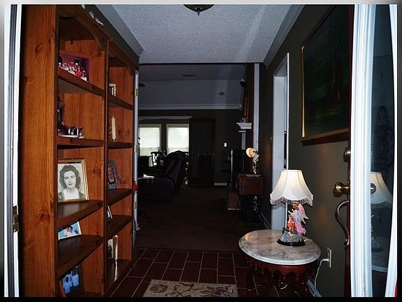 3rd image of 339 Ann Marie Dr