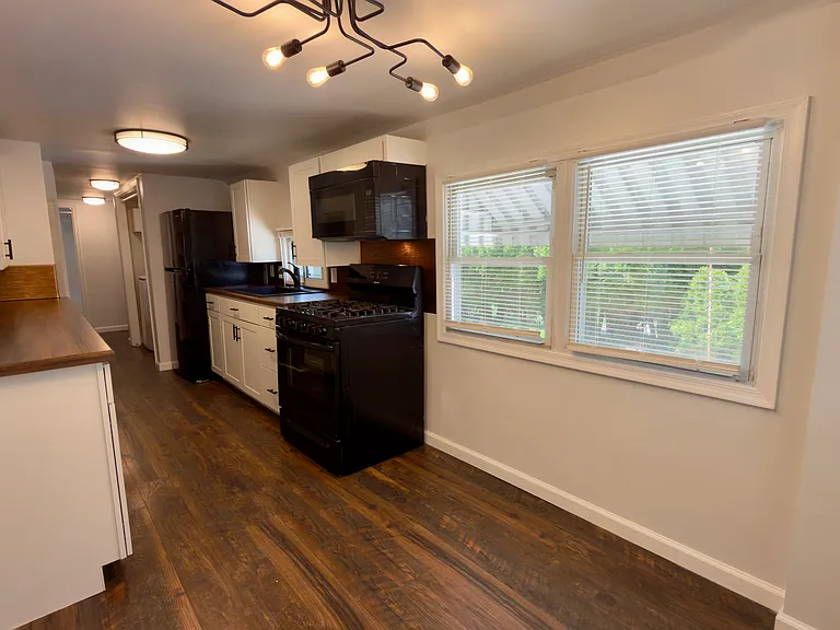 246 Poplar St — Photo 13