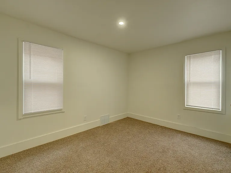 17388 Teppert St — Photo 18