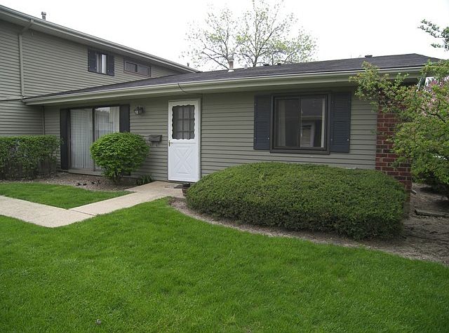1st image of 37 Tonset Ct #37