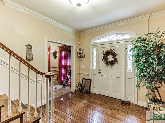 4th image of 300 Pinewood Drive
