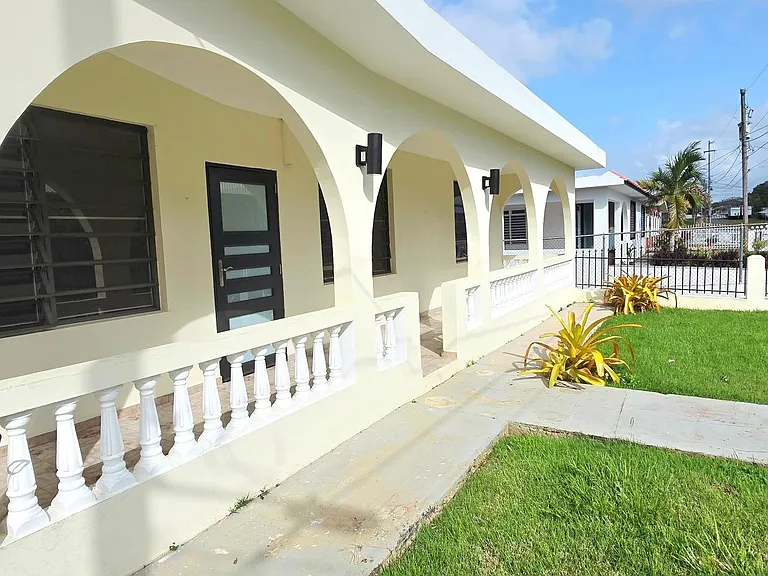 Carr #2 Urb. Villa Avelina — Photo 3