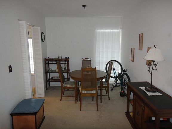3rd image of 315 Circle Dr S APT 203