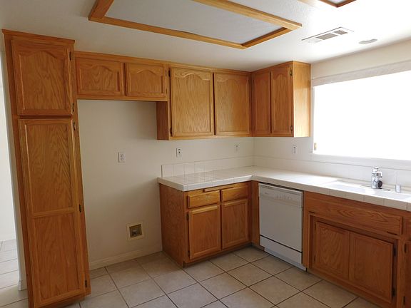 5th image of 14286 La Paz Dr