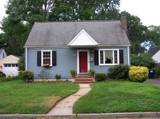 13 Davis Ln, Red Bank, NJ 07701