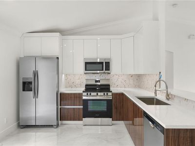 3821 10th AVE NE, Naples, FL, 34120